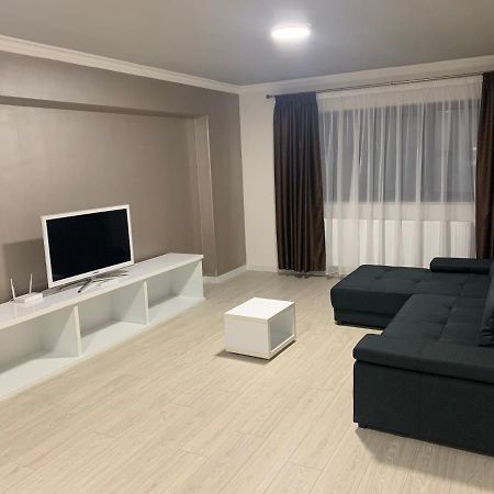 Apartament Lux Regim Hotelier Bacău Eksteriør billede