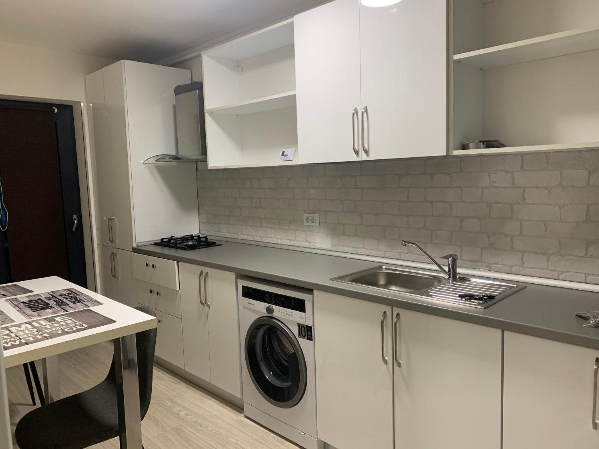 Apartament Lux Regim Hotelier Bacău Eksteriør billede