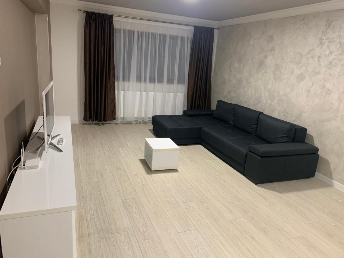 Apartament Lux Regim Hotelier Bacău Eksteriør billede